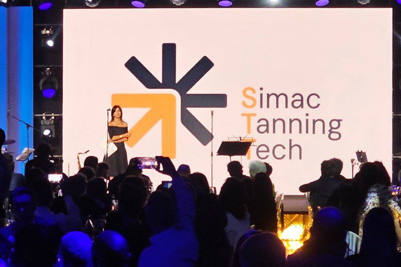 Nuevo logo Simac Tanning Tech presentado en cena de gala